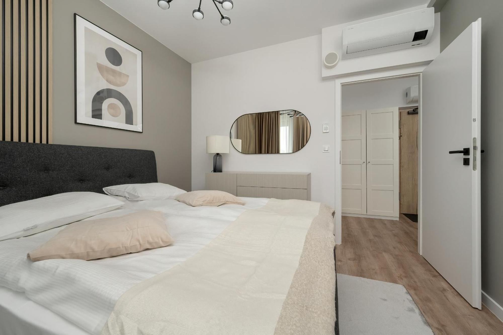 Apartamenty Zwycieska Z Klimatyzacja, Free Garage Wroclaw By Noclegi Renters Exterior photo